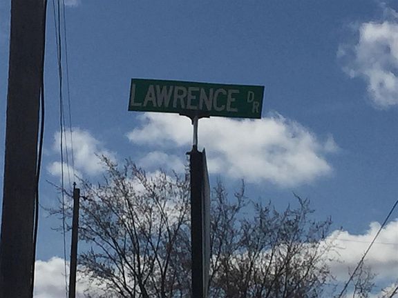 5th image of 2461 Lawrence Dr