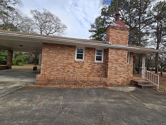 4th image of 1262 N Main St