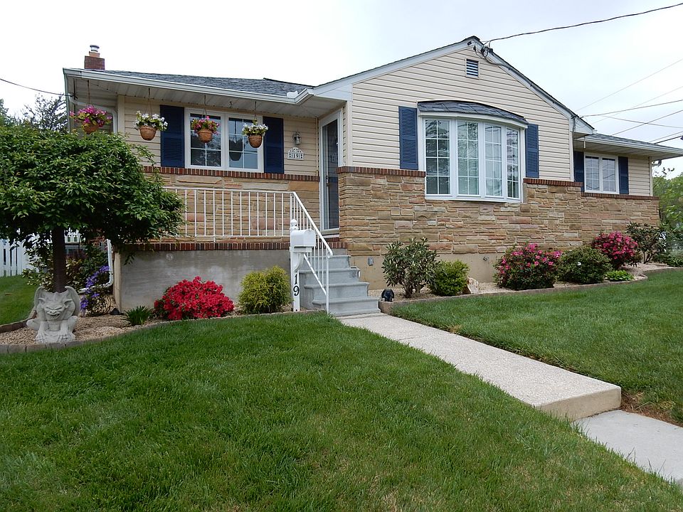1st image of 19 Magnolia Ave