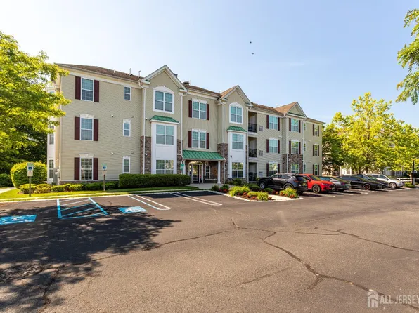 40 Azalea Dr, Old Bridge, NJ 08857