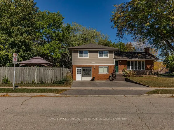 723 Hyde Rd, Burlington, ON L7S 1S6
