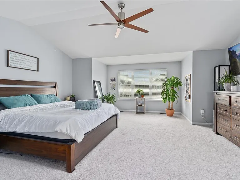 301 Redclover Ln — Photo 31