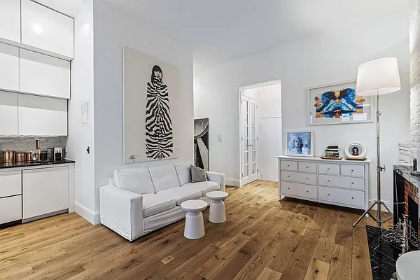 Rented by Compass | media 7