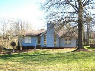 412 29th Ave NE, Hickory, NC 28601