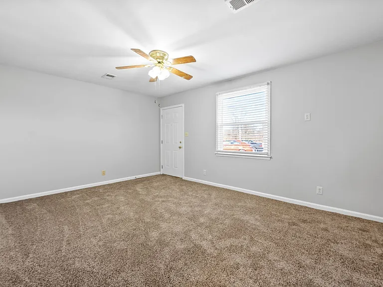 758 Bancroft Cir #C — Photo 4