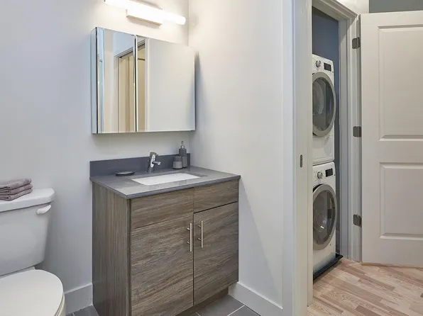 1046 Broadway image 4 of 8