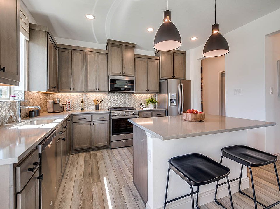 2nd image of 2738 Levee Ln