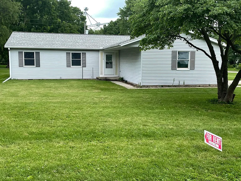 110 E South St — Photo 1