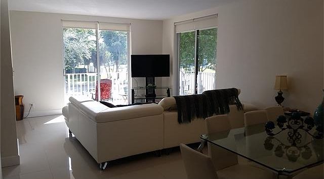 1st image of 901 Hillcrest Dr APT 202