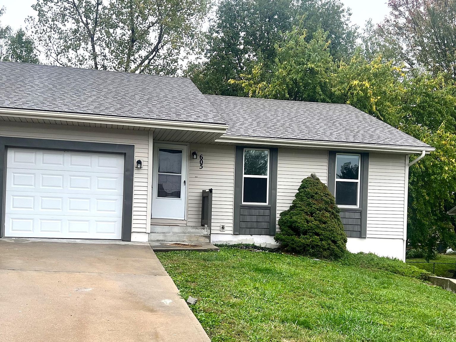 605 Silver Maple Dr, Harrisonville, MO 64701 Zillow