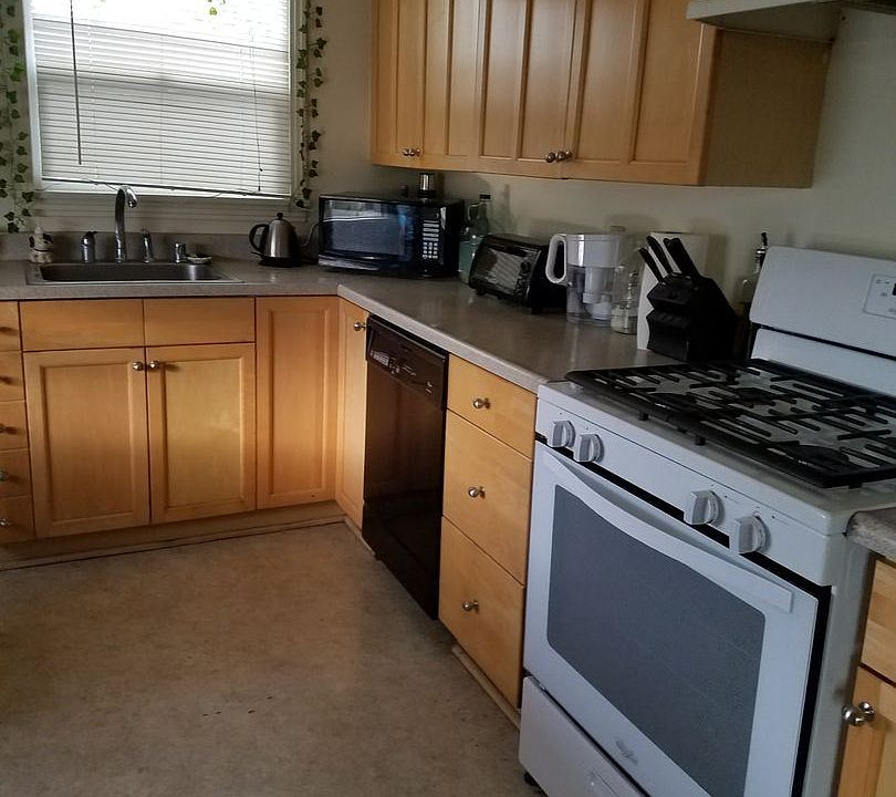 2nd image of 2108 Price St