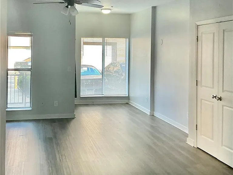 238 Walker St SW #22 — Photo 13
