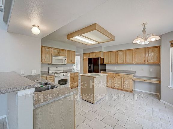 4th image of 17071 Motsenbocker Way
