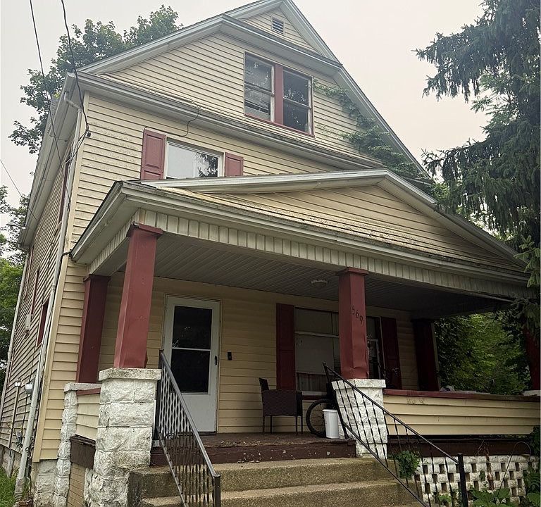 2nd image of 569 W Chalmers Ave