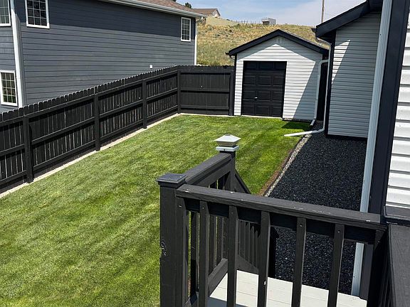 3rd image of 262 Hillcrest Dr