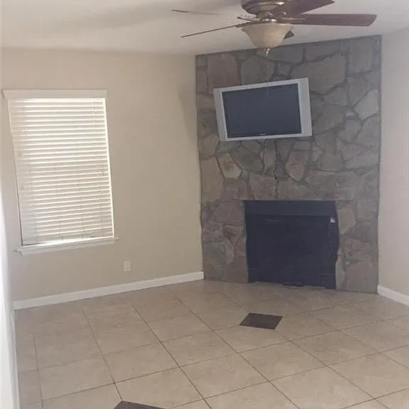 3000 S 1st St #101 — Photo 2