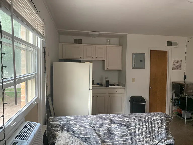 408 Ann St — Photo 6