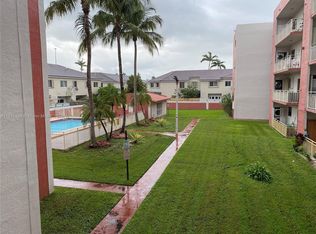 8425 NW 8th St APT 202, Miami, FL 33126