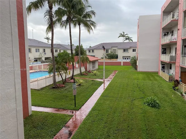 8425 NW 8th St APT 202, Miami, FL 33126