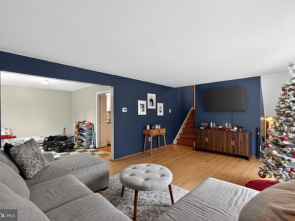 3rd image of 4517 E Yates Rd