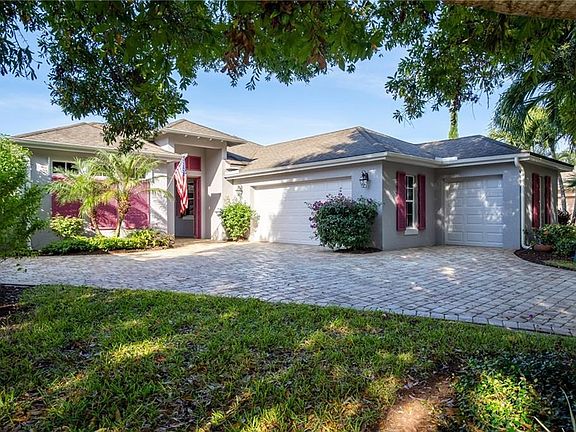 2nd image of 218 Oak Hammock Cir SW