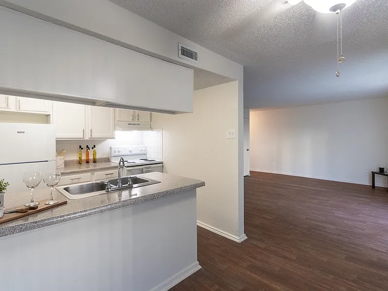 Princeton Court — Photo 33