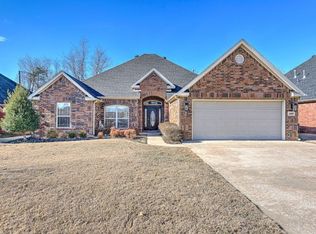 2210 S 18th Pl, Rogers, AR 72758
