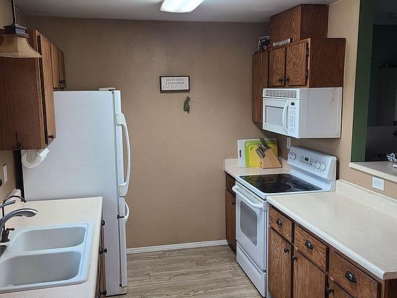 4th image of 12066 Oak Mill Dr