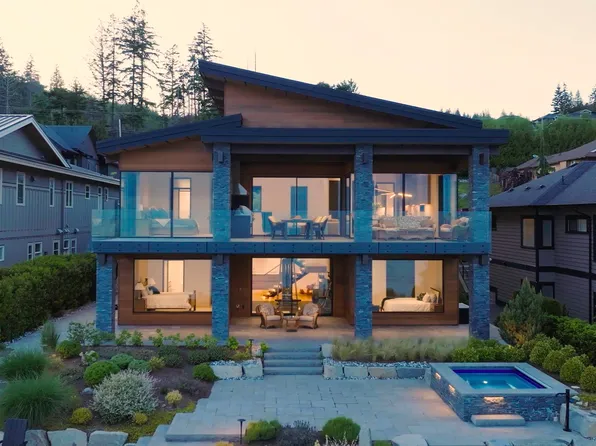 6021 Silverstone Ln, Sechelt, BC V7Z 0T8