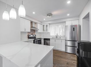 75 Blackwell Ave #8, Toronto, ON M1B 1K5