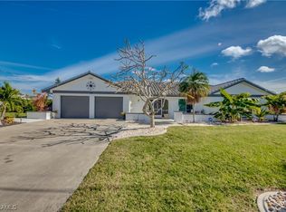 5247 Versaille Ct, Cape Coral, FL 33904