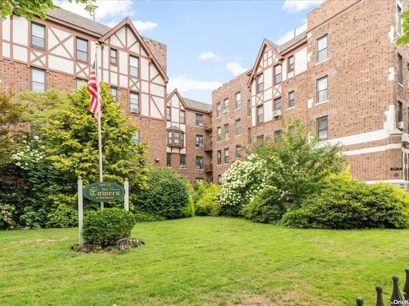 160-15 Powells Cove Boulevard #E2, Beechhurst, NY 11357