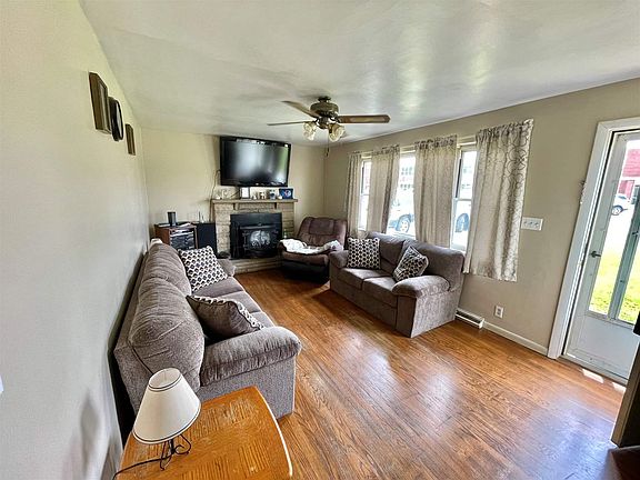 2nd image of 3840 Stewart Dr