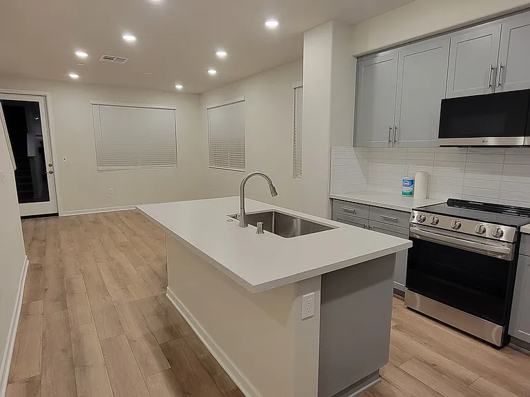 9531 Hannah Way — Photo 4