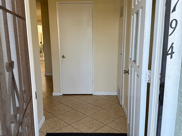 19794 Kingswood Ln — Photo 2