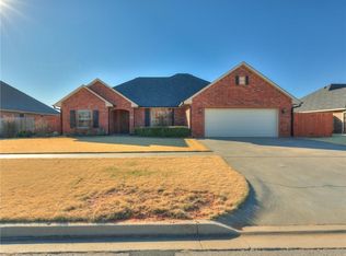 2212 Ez Go Dr, Weatherford, OK 73096