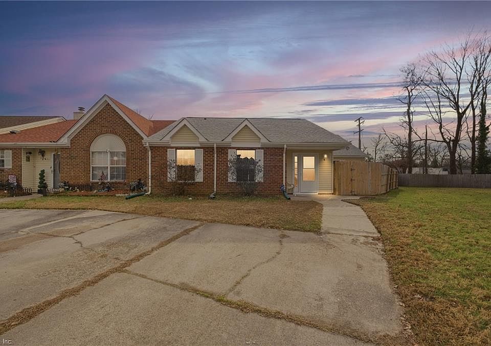 1st image of 9 Holly Hill Ct