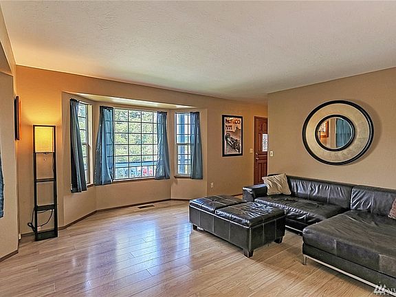 4th image of 4124 SE Hathaway Ct