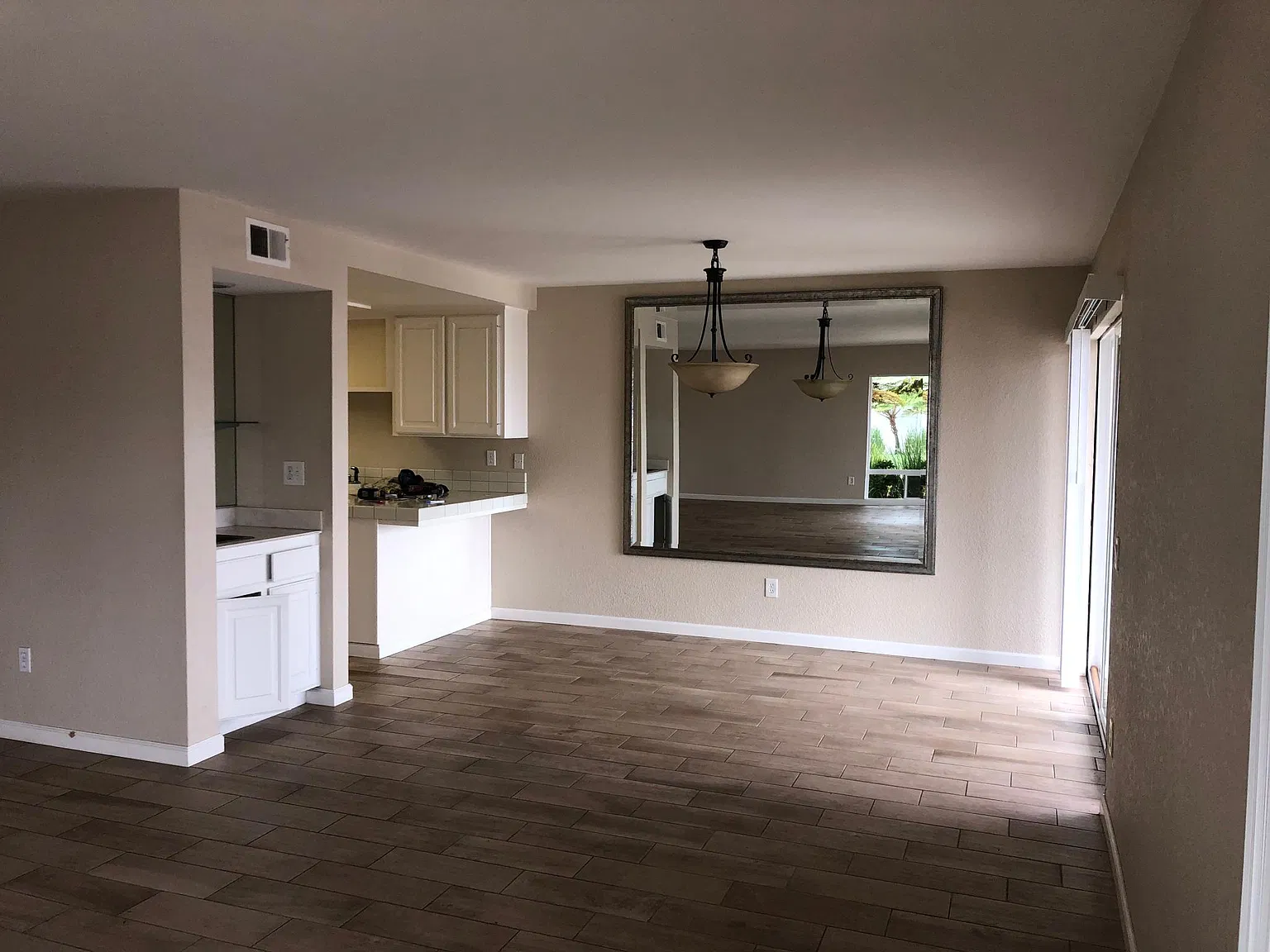 2 bed, 1502 sqft, $4,900 — Photo 3