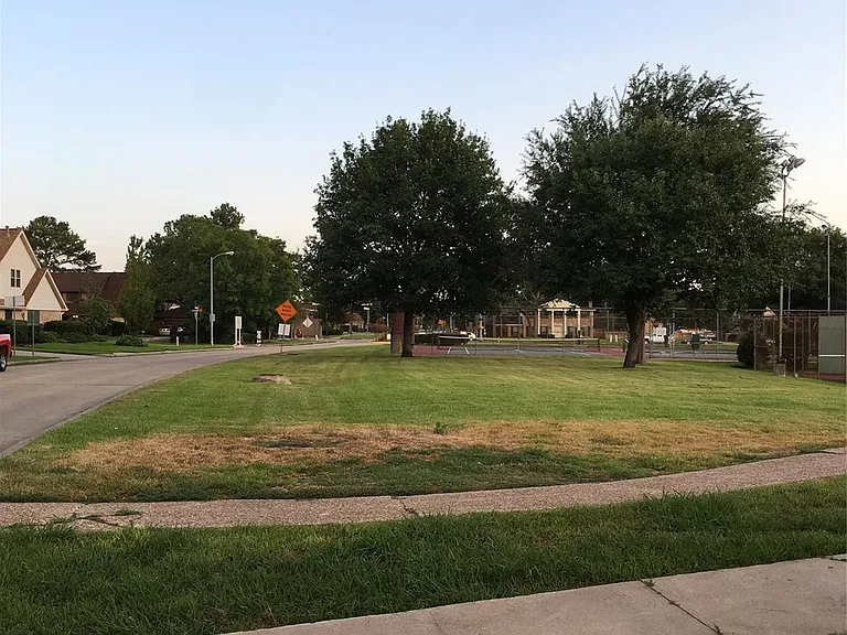 3010 Bee Cave Dr — Photo 18