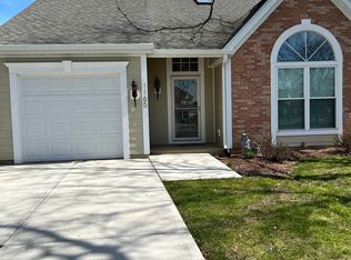 1165 Devon Ct, Carol Stream, IL 60188