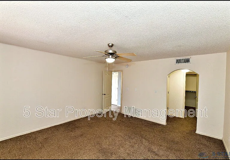 6372 Franklin Ridge Dr — Photo 21