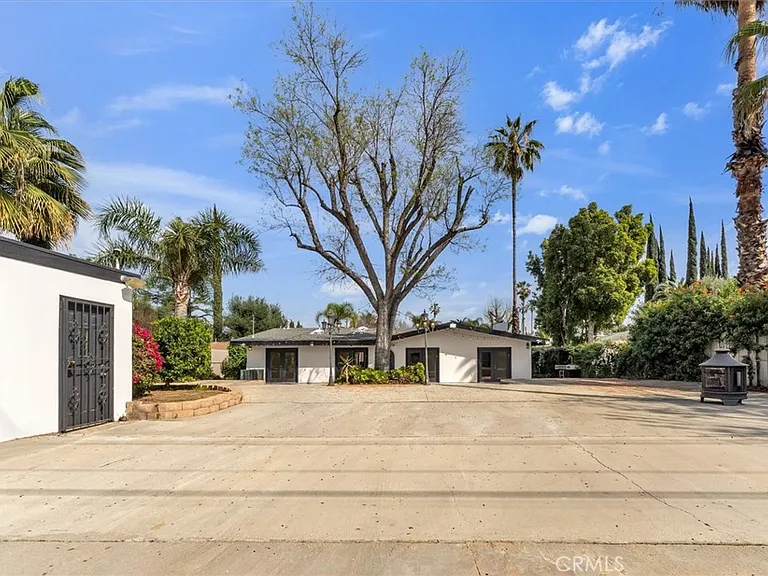 6201 Corbin Ave — Photo 25