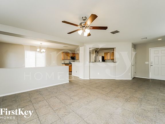 3rd image of 1498 W Beantree Ln