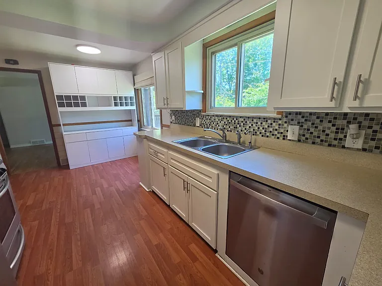 2536 Claver Rd — Photo 6