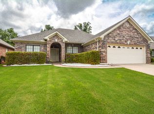 109 Limoges Ct, Maumelle, AR 72113