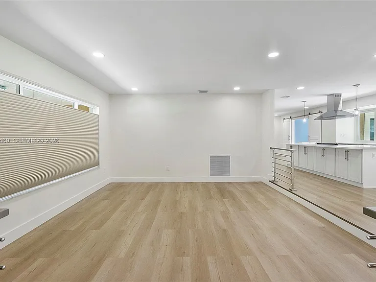 4914 SW 90th Ave — Photo 13