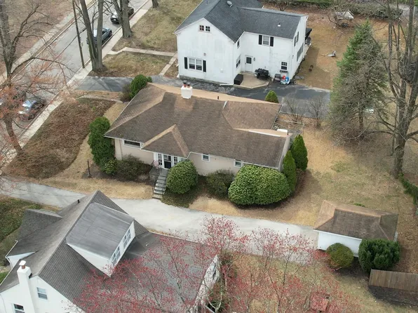 150 Hart Ln, Springfield, PA 19064