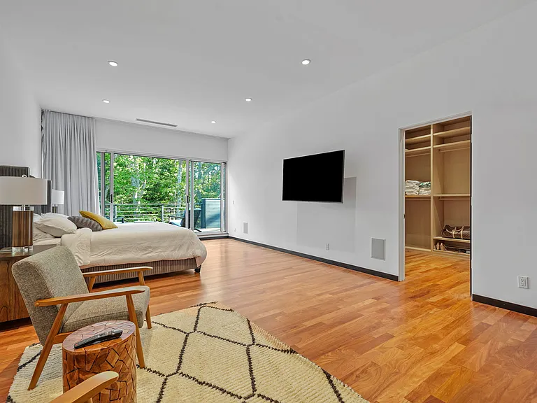 121 Montauk Hwy — Photo 57