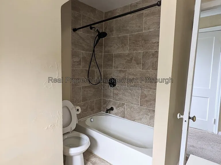 302 W Miller Ave — Photo 7